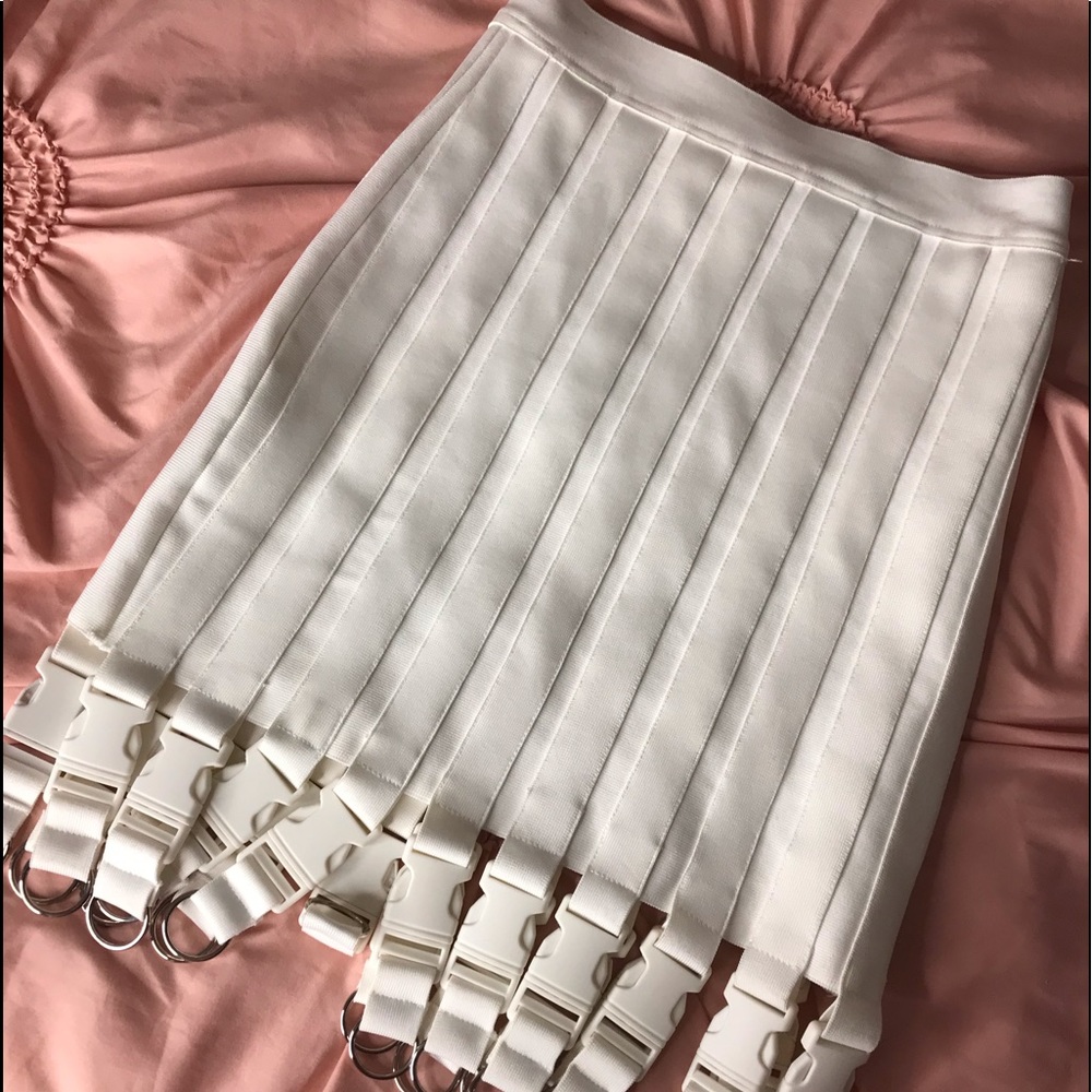White AKIRA buckle skirt